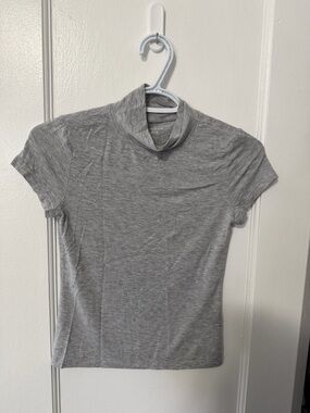 American Eagle Outfitters Heather Gray Short-Sleeve Mock Neck Top